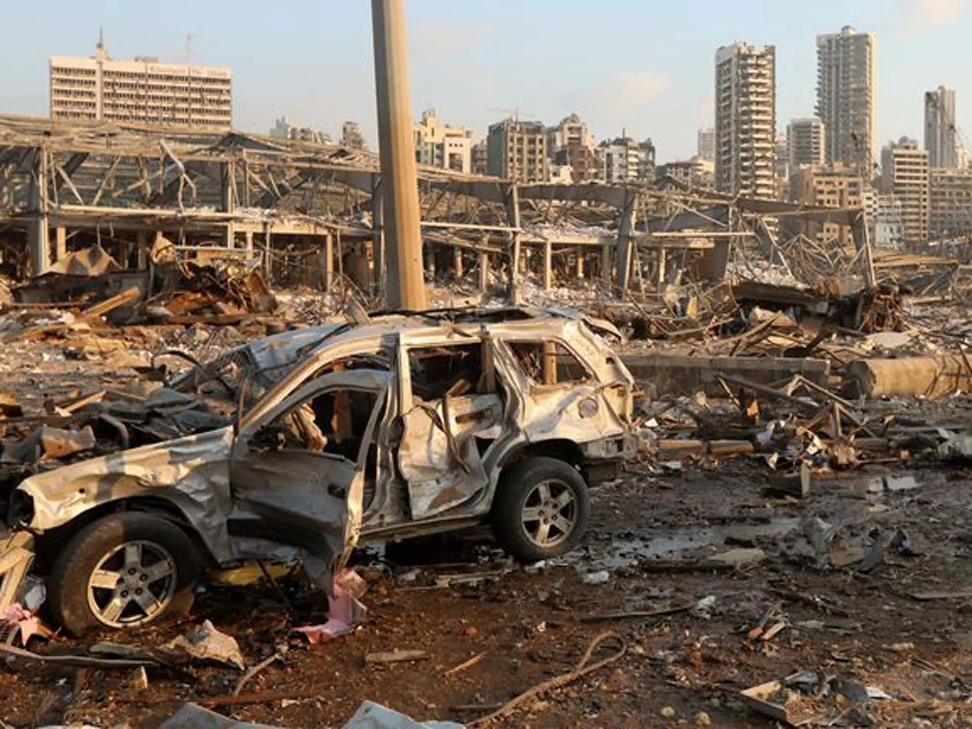 Βοήθεια 300 εκατομμυρίων δολαρίων μαζί με πολιτικές συστάσεις στον Λίβανο