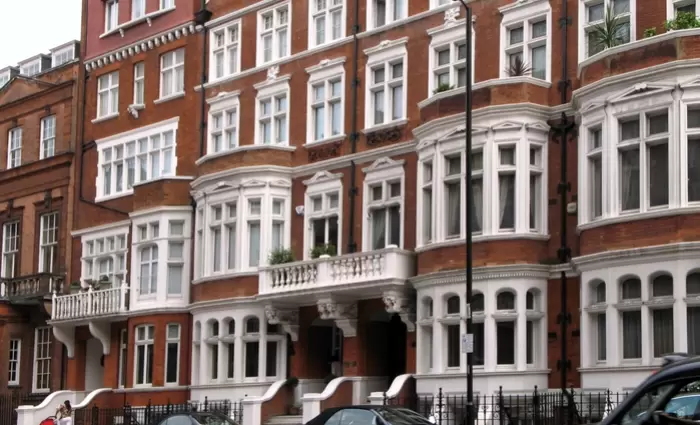 Τη χειρότερη χρονιά από την πανδημία κατέγραψε η αγορά πολυτελών ακινήτων του Λονδίνου