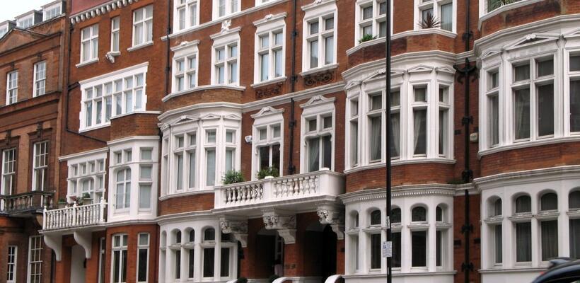 Τη χειρότερη χρονιά από την πανδημία κατέγραψε η αγορά πολυτελών ακινήτων του Λονδίνου