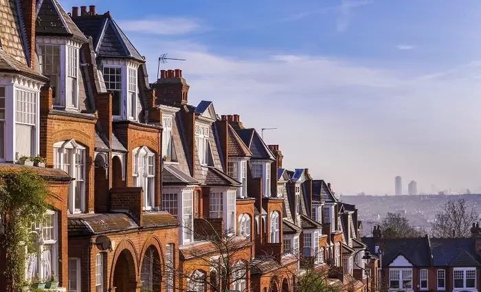 Βρετανία: Για πρώτη φορά πτώση ενοικίων ύστερα από 11 χρόνια