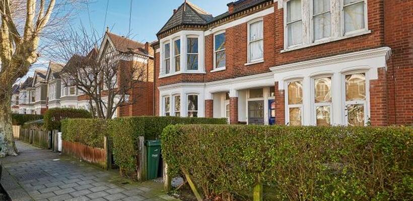 «Άπιαστες» παραμένουν οι τιμές των κατοικιών στο Λονδίνο παρά την πρόσφατη μείωση (γράφημα)