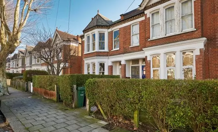 «Άπιαστες» παραμένουν οι τιμές των κατοικιών στο Λονδίνο παρά την πρόσφατη μείωση (γράφημα)