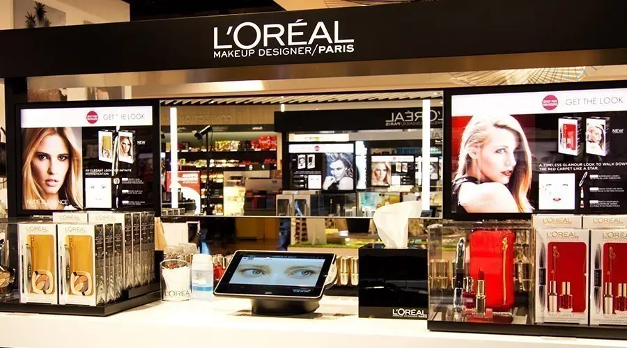 L’Oréal: Επικεντρώνεται στην Armani Beauty αξίας €7 δισ. και αφήνει τη μόδα στην άκρη