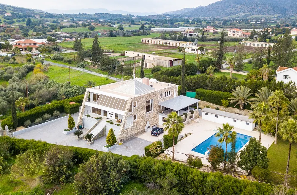 Νέα ακίνητα για δημοπρασία από την BidX1