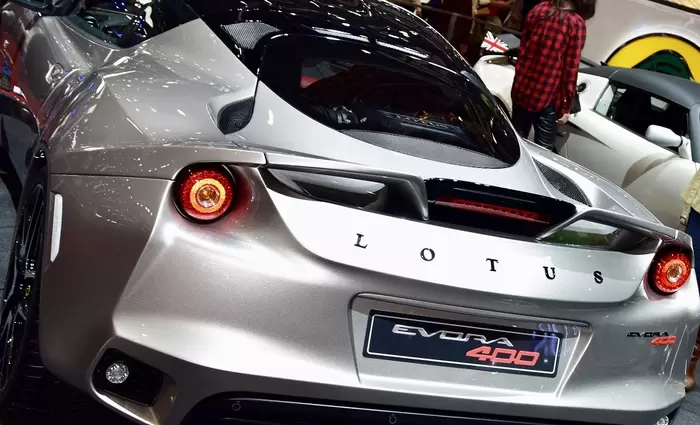 H Lotus θέλει να γίνει η «βρετανική Porsche»