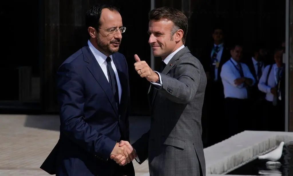 Στο Παρίσι για συμφωνία στρατηγικής εταιρικής σχέσης με Γαλλία ο ΠτΔ