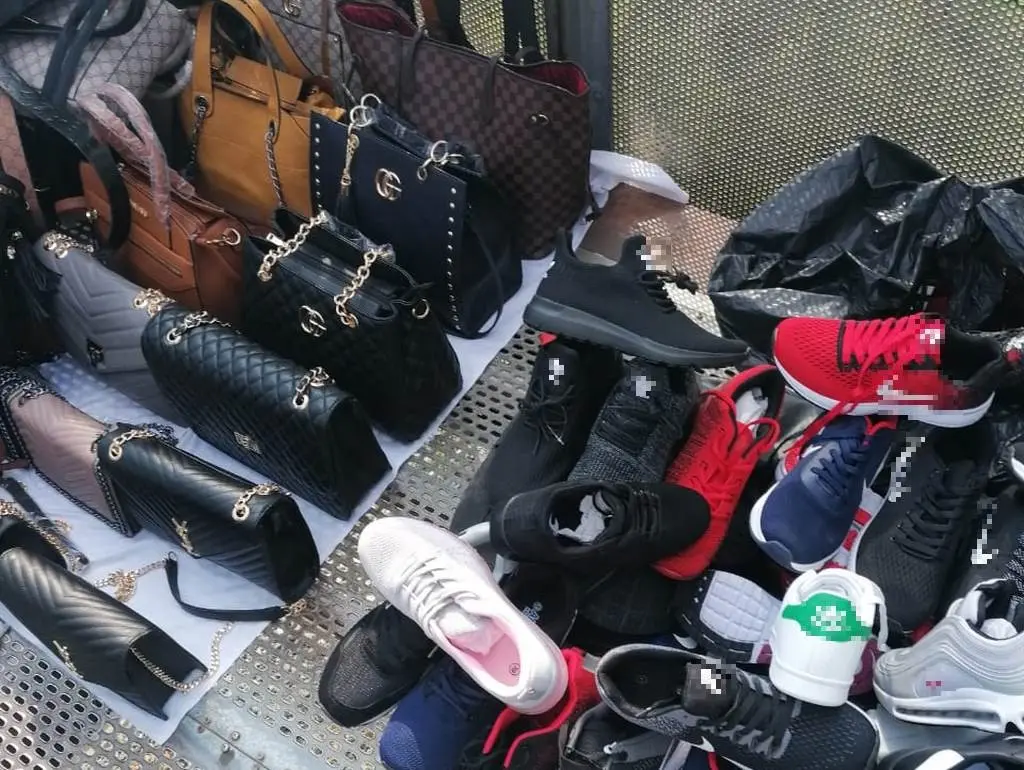 Κατασχέθηκαν ρούχα και παπούτσια «μαϊμού» σε αγορά της Λεμεσού