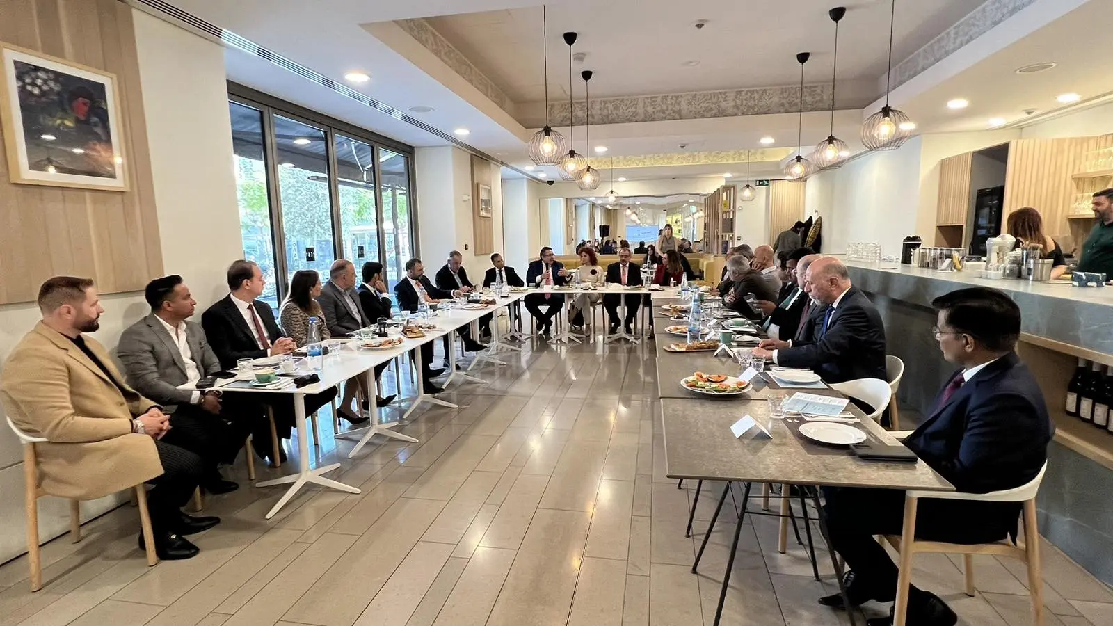 ΚΕΒΕ και Πρέσβεις συζήτησαν θέματα τεχνολογίας και καινοτομίας