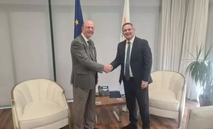 Διοικητής ΚΤΚ: Να μικρύνει η διαφορά καταθετικών - δανειστικών επιτοκίων