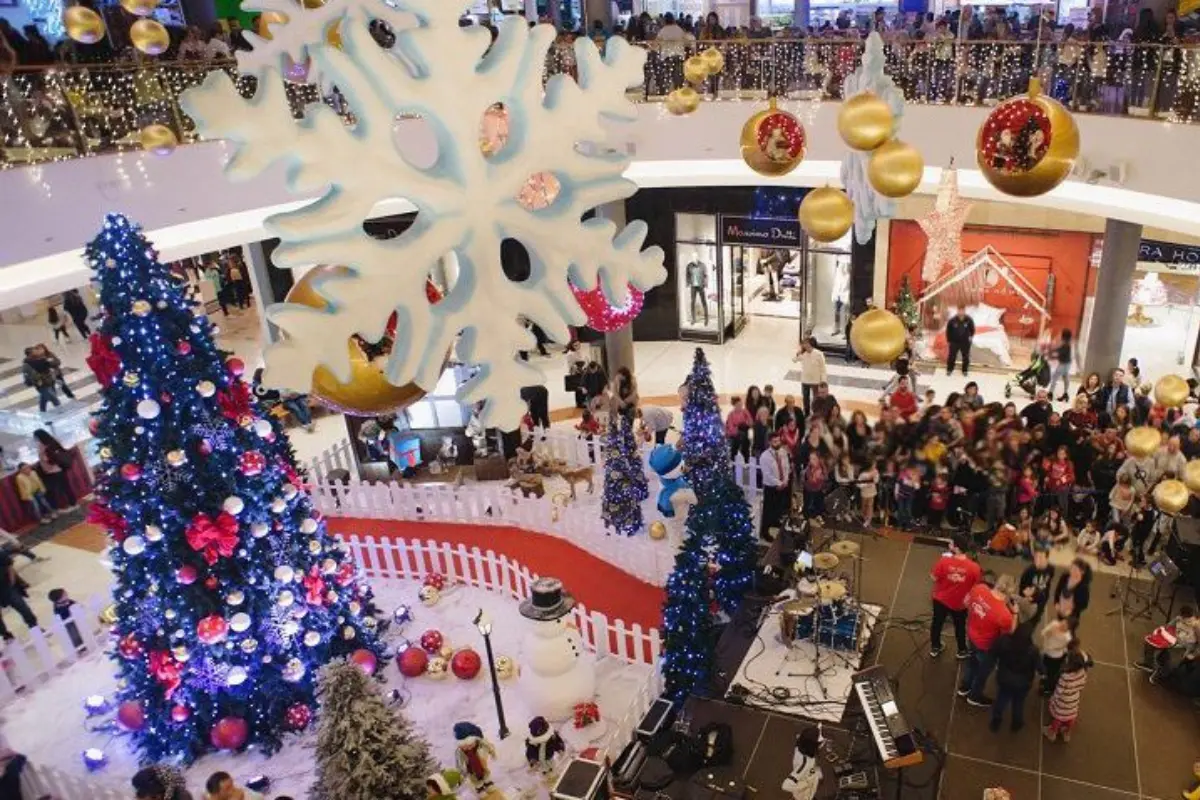 Παραμονή Χριστουγέννων η εμπορικότερη μέρα - Τζίρος ρεκόρ άνω των €3 δισ.