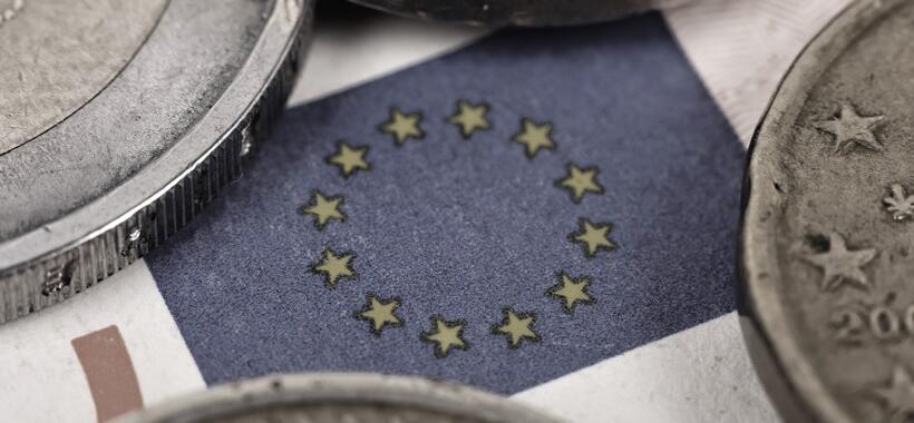 Ψυχρολουσία για την οικονομία της ευρωζώνης από τις υπηρεσίες