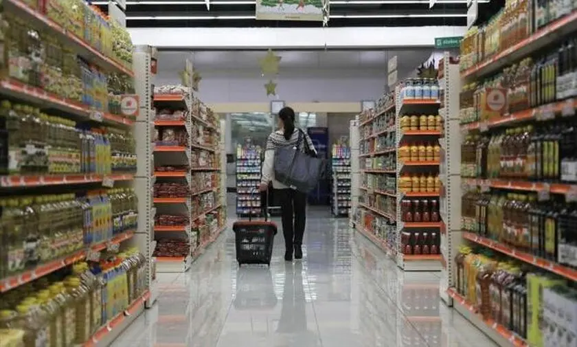 Υπεραγορές: Θα λάβουν μέτρα αν συνεχίσει το μέτρο του SafePass