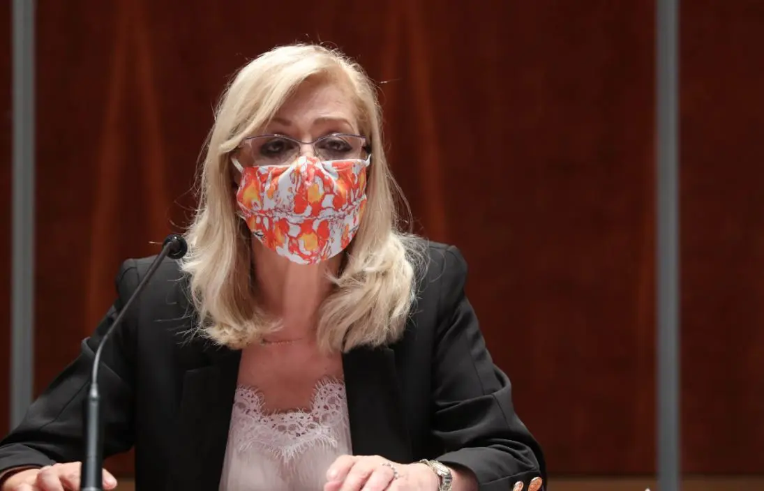 Τετ α τετ Ζέτας με ξενοδόχους και συντεχνίες τη Δευτέρα