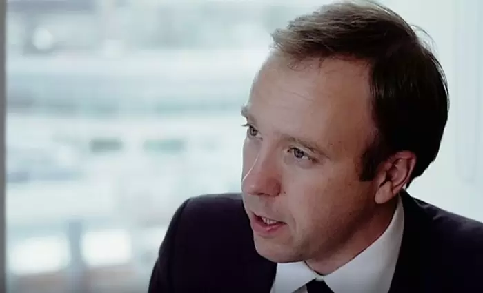 Αποσύρθηκε ο Χάνκοκ από την κούρσα διαδοχή της Μέι 