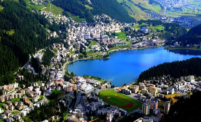 Συναγερμός στον «παράδεισο των πλουσίων» - Παραλλαγμένο στέλεχος κορωνοϊού