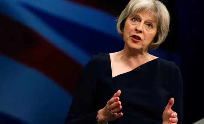 13 πρώην υπουργοί πιέζουν την Μέι να εγκαταλείψει τις συνομιλίες Brexit