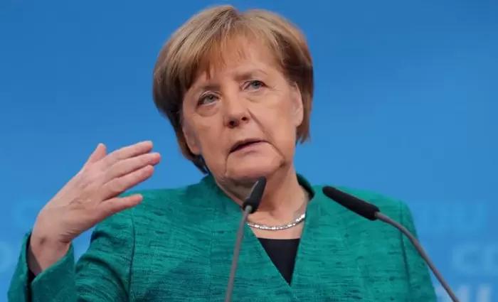 Μέρκελ: Περιορίζει τις προσδοκίες για πακέτο τόνωσης της γερμανικής οικονομίας