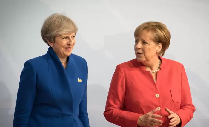 Συναντώνται αύριο Μέρκελ - Μέι 