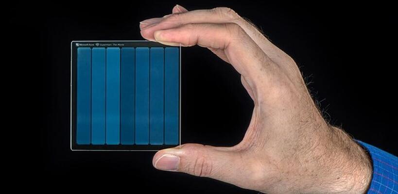 Η Microsoft προτείνει αποθήκευση δεδομένων σε γυαλί