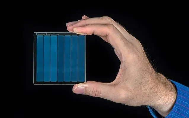 Η Microsoft προτείνει αποθήκευση δεδομένων σε γυαλί