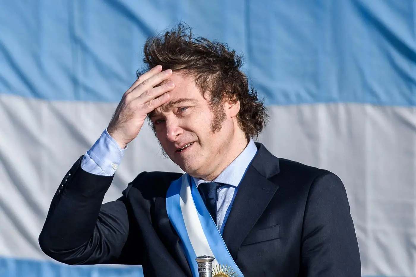 Χαβιέ Μιλέι: Xάνει τις αγορές και ζητάει βοήθεια από τον Ντόναλντ Τραμπ