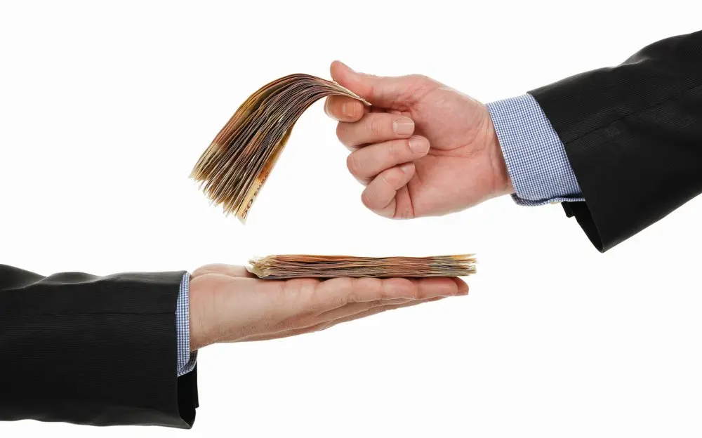 PwC: Στάσιμοι οι μισθοί στην Ευρωζώνη