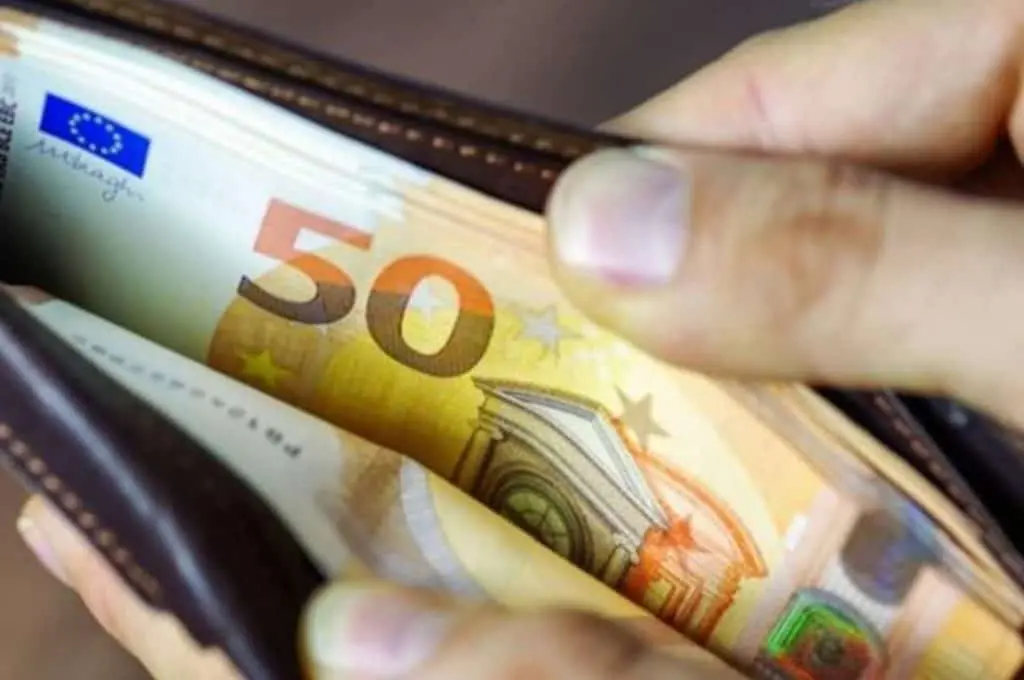 Χτύπησε τους μισθούς η πανδημία - Αύξηση ρεκόρ στους εργαζόμενους με μισθούς κάτω των €500