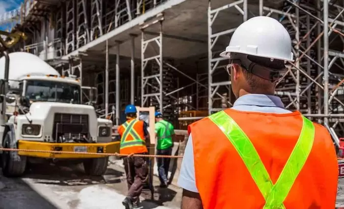 Έτοιμες να αντιδράσουν δυναμικά οι συντεχνίες για ξένους εργαζόμενους