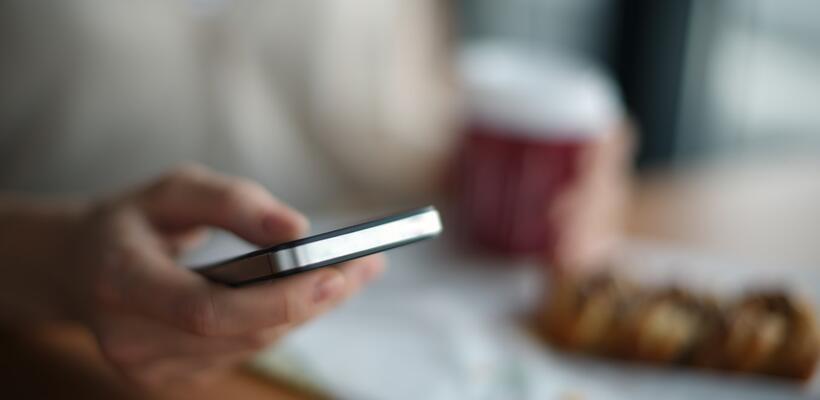 Ποια είναι η μέση ταχύτητα πληκτρολόγησης στο κινητό 