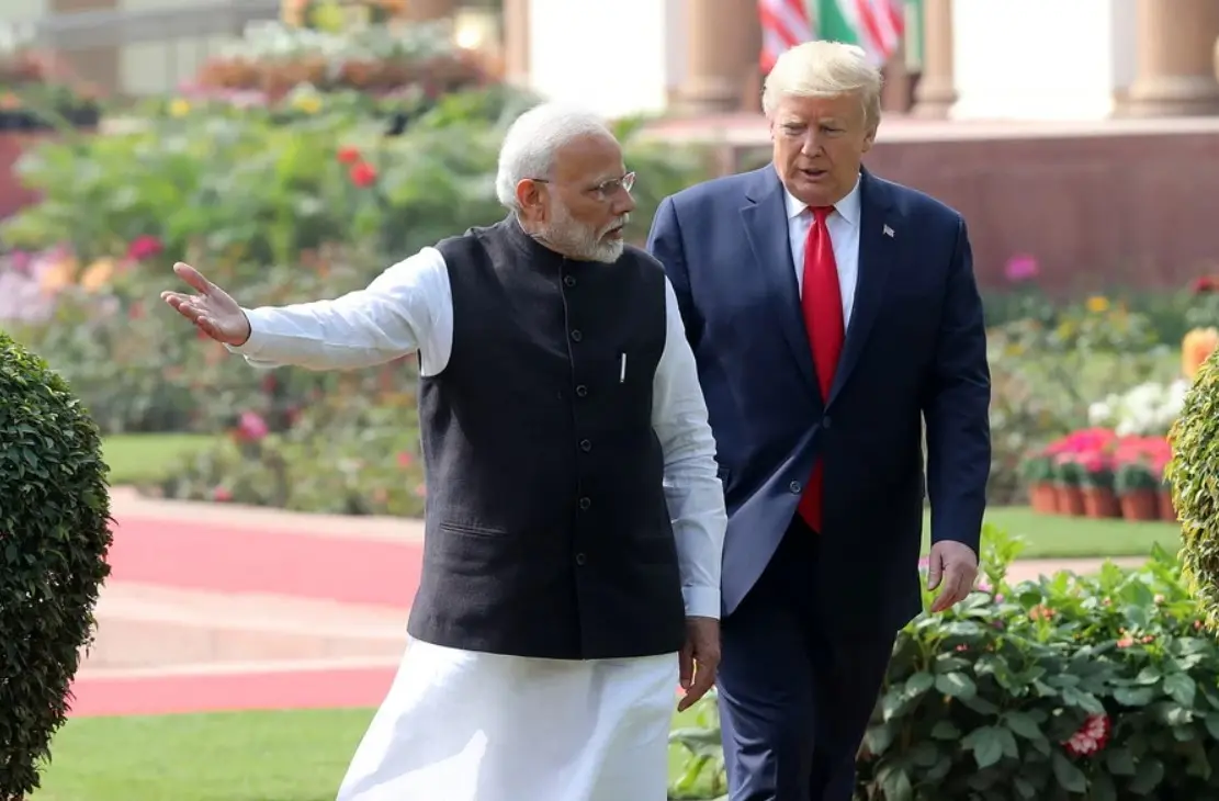 Πώς βρέθηκε η Ινδία στη μέση του «τανγκό» μεταξύ Τραμπ και Πούτιν