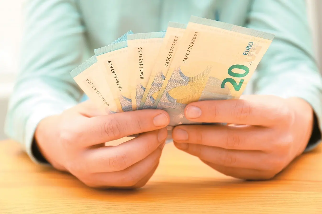 Αυξήσεις στο Δημόσιο: Ποιοι παίρνουν 1,5% και ποιοι 2,4%