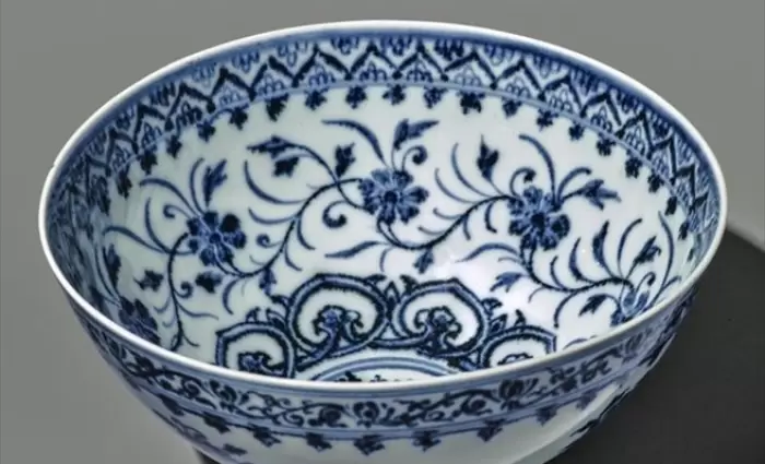 Αγόρασε σπάνιο μπολ για $35 και η αξία του έφτασε τα $722.000