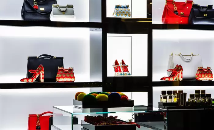 Ιταλία: Έφοδος της αστυνομίας σε luxury brands – Ύποπτα για εκμετάλλευση κινέζων εργατών