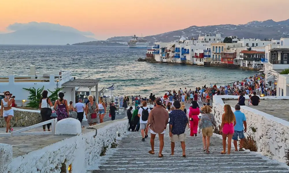 Οι 4 απειλές που «τρομάζουν» τον ευρωπαϊκό τουρισμό