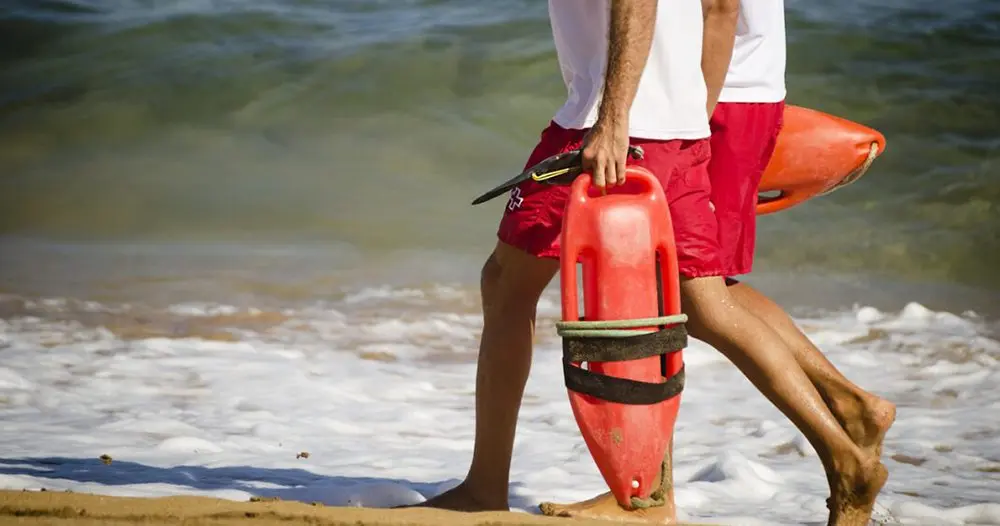 Δίωρη στάση εργασίας τη Δευτέρα ανακοίνωσαν οι ναυαγοσώστες