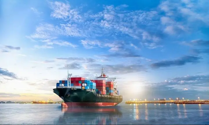 Ο κορωνοϊός χτύπησε τη ναυτιλία