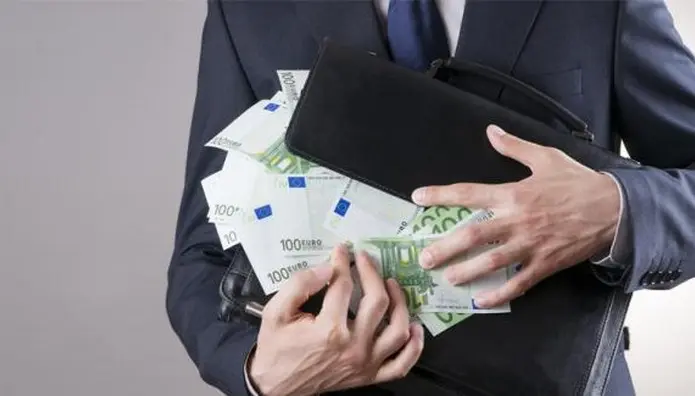 Στο μικροσκόπιο του κράτους φοροδιαφυγές Καθηγητών Μέσης Εκπαίδευσης