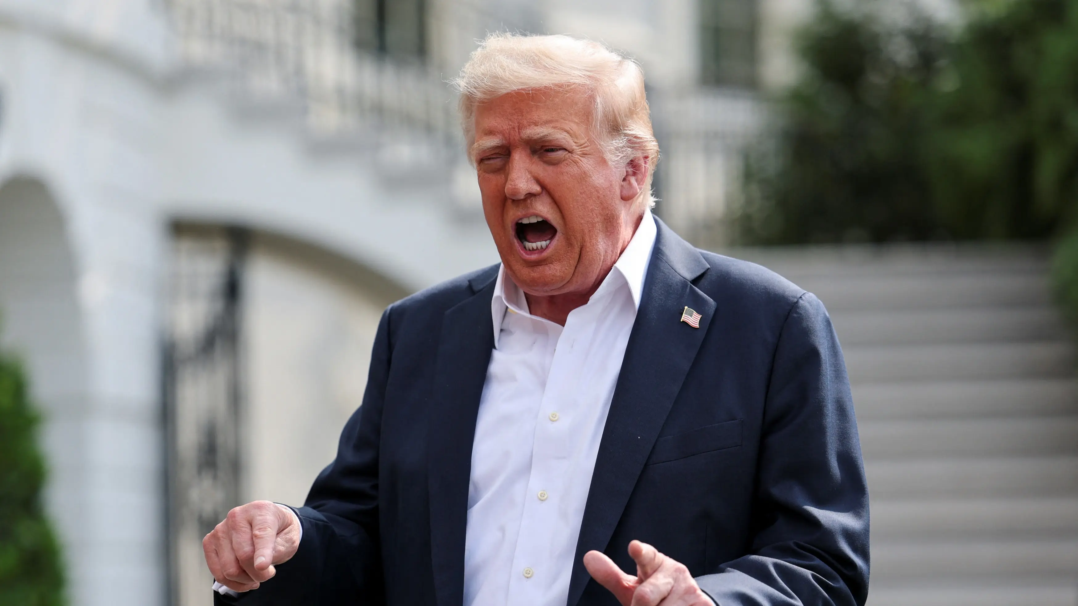 Νέοι δασμοί Τραμπ: Οι αναλυτές προειδοποιούν για σοκ στις αγορές – Τι φέρνει η επόμενη ημέρα