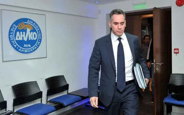 Απασφάλισε κατά 