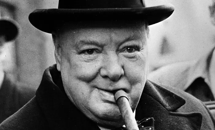 Στο σφυρί πούρο που μισοκάπνισε ο Τσώρτσιλ το 1953