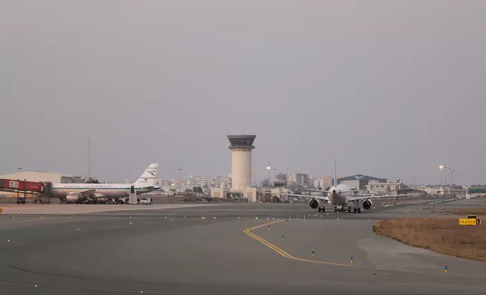 Μπήκαν οι υπογραφές για τα Σχέδια κινήτρων σε αεροπορικές