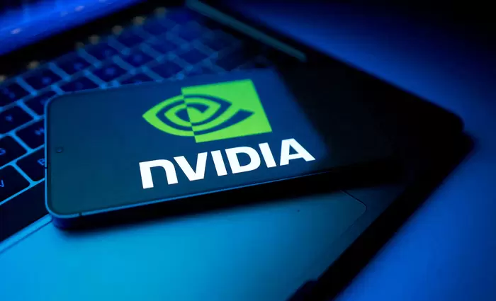 Nvidia: Ετοιμάζεται να στείλει chips H200 στην Κίνα μετά τη στροφή Τραμπ