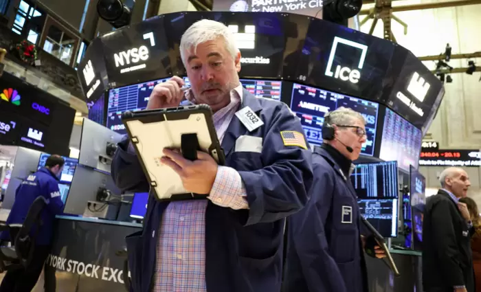 Wall Street: Ανάκαμψη με ώθηση από Βitcoin και τεχνολογία ενόψει της συνεδρίασης της Fed