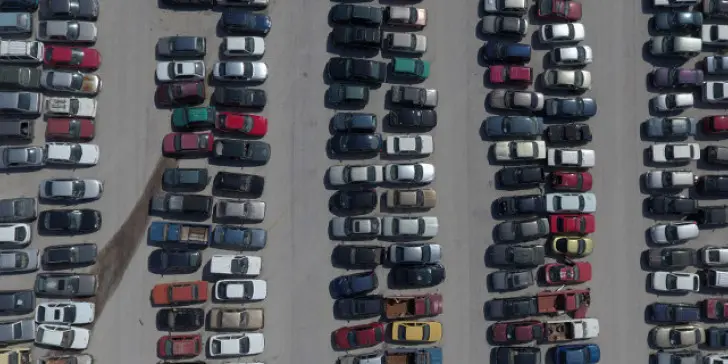 Μειώθηκαν τα αυτοκίνητα και αυξήθηκαν οι μοτοσυκλέτες