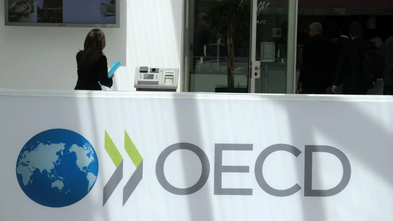 Ο ΟΟΣΑ ξεκίνησε πρόγραμμα για μαθήματα δημοσιονομικής πολιτικής στους πολιτικούς!