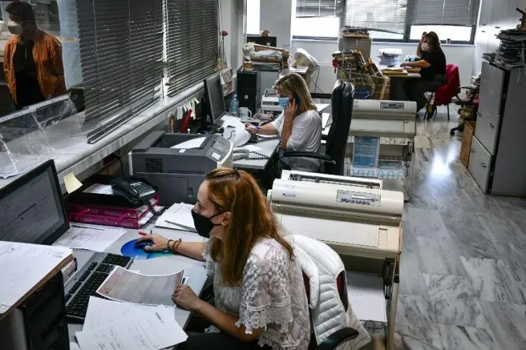 Αυξάνονται οι εργαζόμενοι στο Δημόσιο κυρίως λόγω εκτάκτων