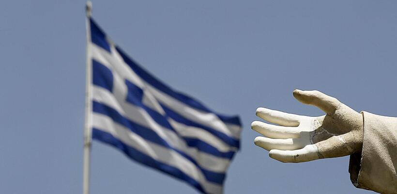 Bloomberg: Η Ελλάδα κινδυνεύει με κυρώσεις
