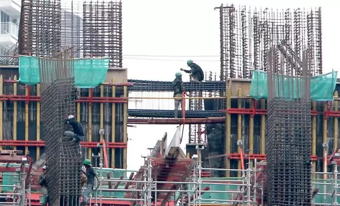 Εκτόξευση πάνω από 30% στις άδειες οικοδομής