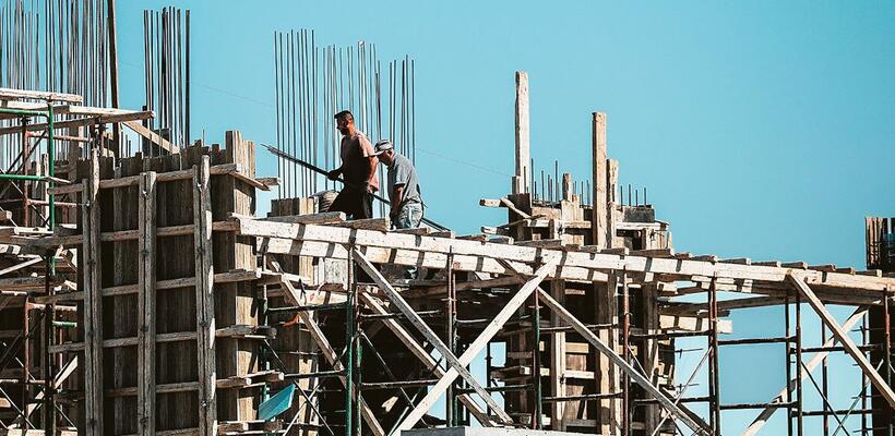 Αυξήθηκαν για πρώτη φορά μετά από 8 μήνες οι τιμές των κατασκευαστικών υλικών