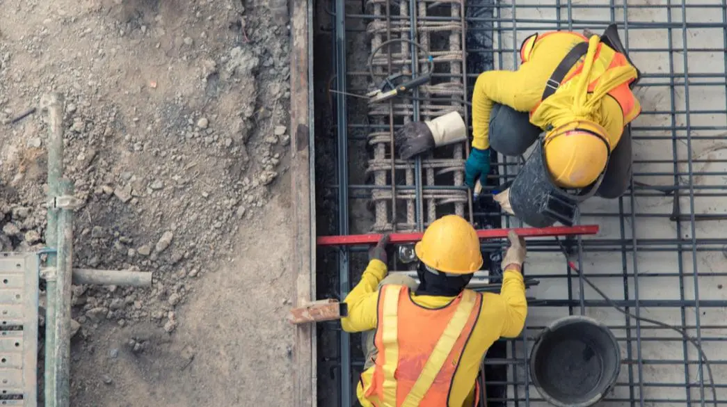 Οικοδομική Βιομηχανία: Καταθέτει νέα πρόταση και ετοιμάζεται για deal ο Υπ. Εργασίας